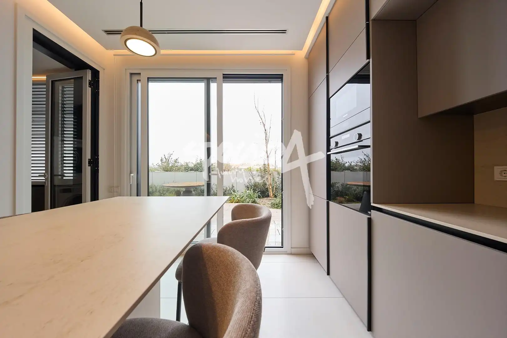 Cocina de Ático de alquiler en Pozuelo de Alarcón con Aire acondicionado, Calefacción y Jardín privado