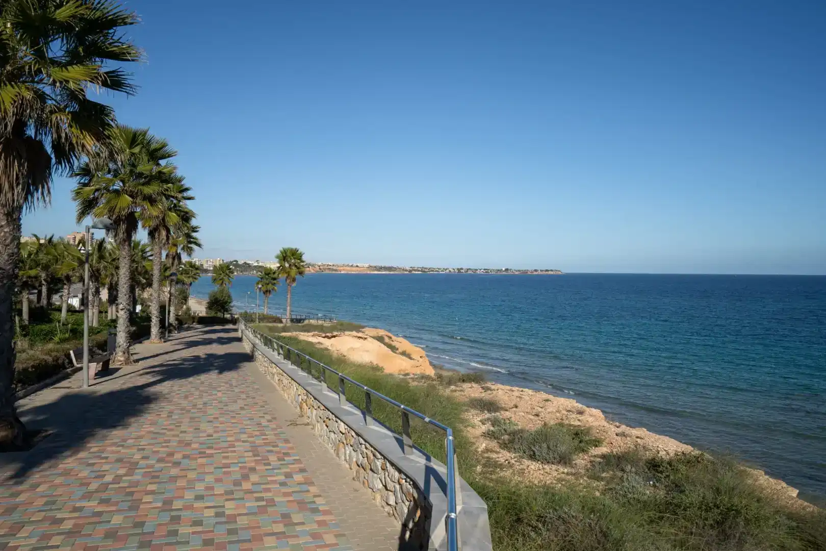Vista exterior de Pis de lloguer en Pilar de la Horadada amb Aire condicionat, Jardí privat i Piscina