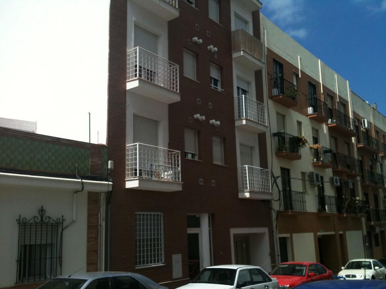 Vista exterior de Garatge en venda en  Huelva Capital