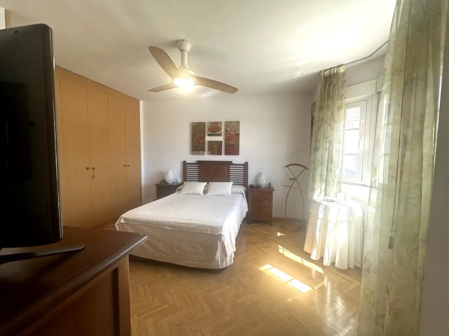 Schlafzimmer von Einfamilien-Reihenhaus zum Verkauf in Algete mit Klimaanlage, Heizung und Privatgarten