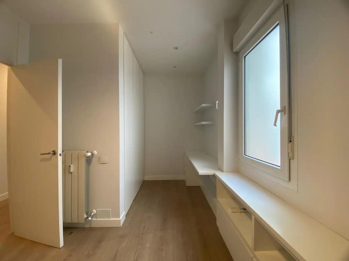 Dormitori de Apartament de lloguer en Madrid amb Aire condicionat, Calefacció i Moblat