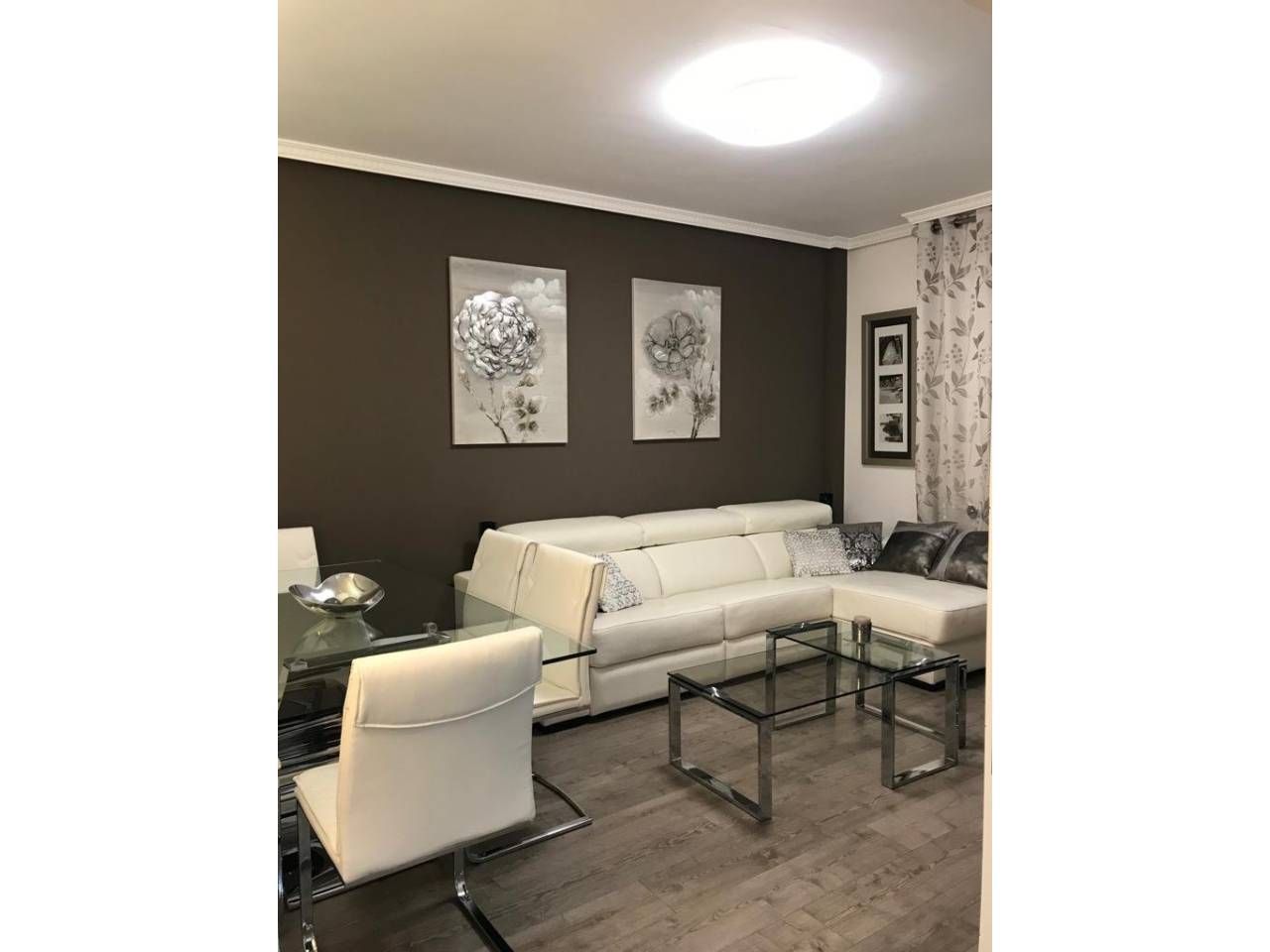 Sala d'estar de Casa o xalet en venda en Burgos Capital amb Calefacció