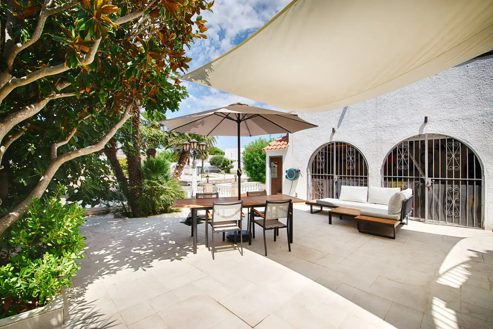 Terrace of Houses for sale in Empuriabrava  with Air Conditioner and Private garden
