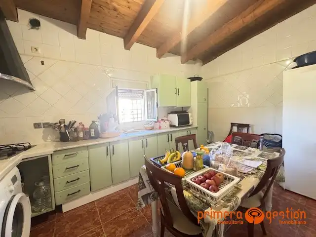 Cuina de Casa o xalet en venda en Carmona amb Aire condicionat, Calefacció i Piscina