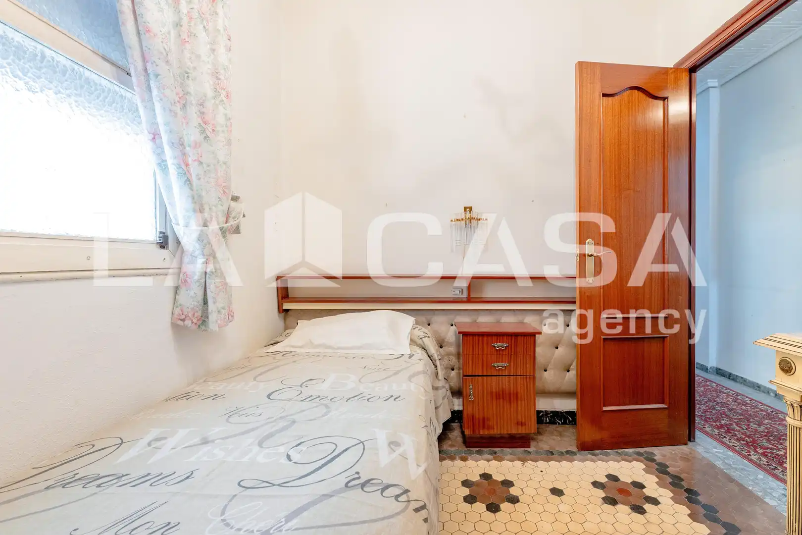 Flat for sale in Valencia  with Heating and Balcony