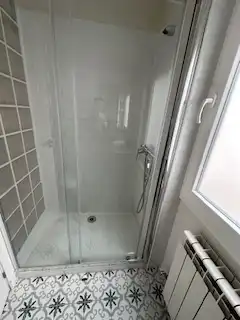 Bany de Apartament en venda en León Capital  amb Calefacció, Parquet i Terrassa