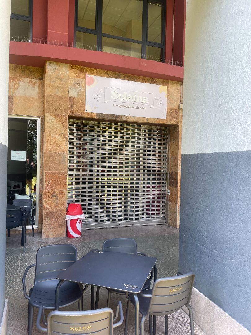 Premises for sale in Vigo   with Terrace and Furnished