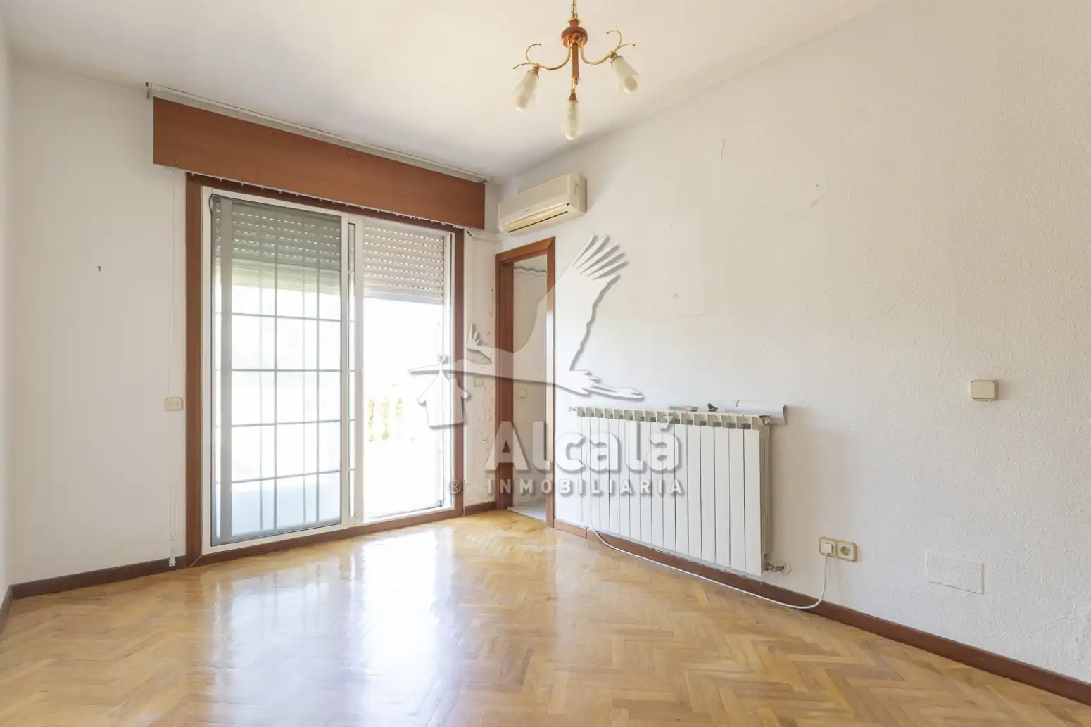 Habitación de Casa adosada en venta en Villalbilla con Aire acondicionado, Calefacción y Parquet