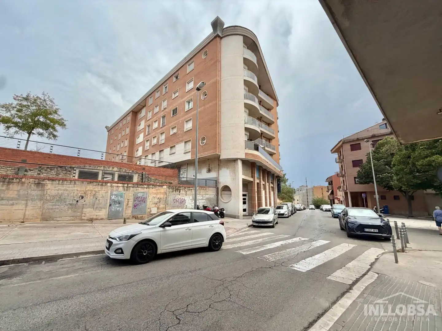 Vista exterior de Oficina en venda en Manresa