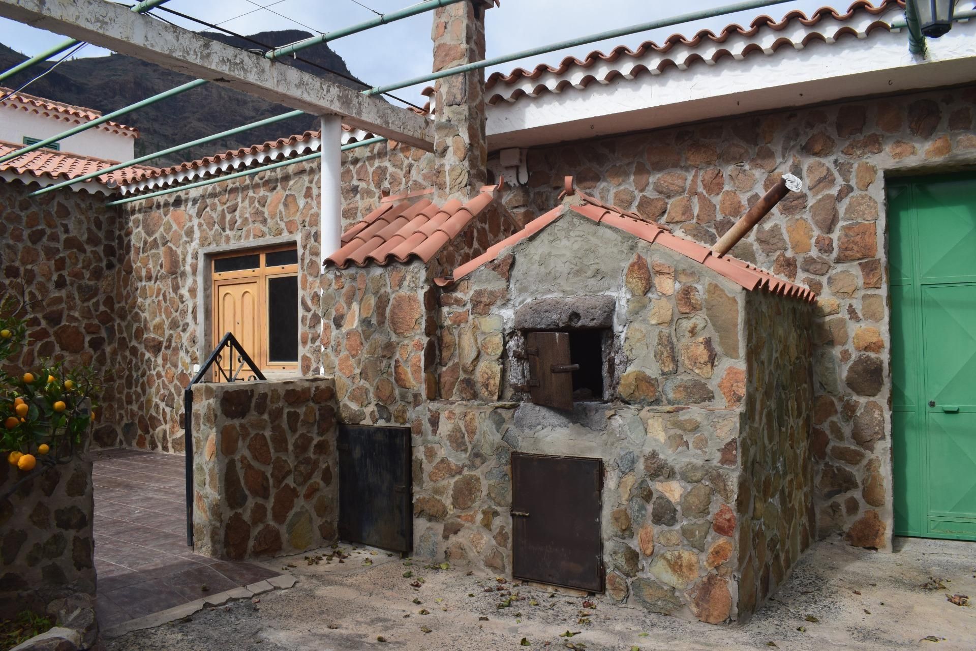 Exterior view of House or chalet for sale in San Bartolomé de Tirajana  with Private garden, Terrace and Storage room