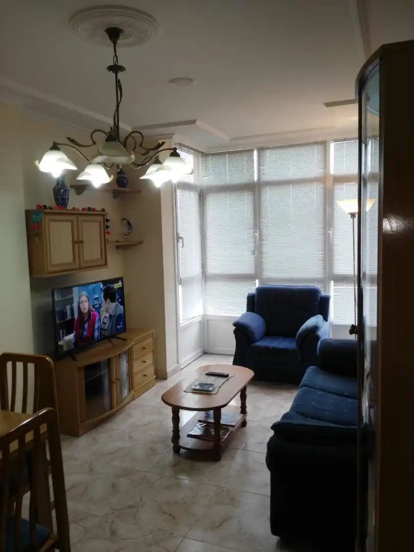 Sala d'estar de Apartament de lloguer en Foz amb Calefacció, Moblat i Forn
