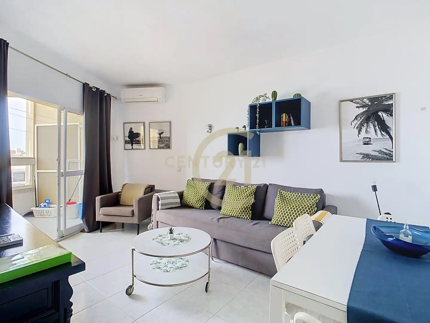 Sala d'estar de Apartament en venda en Benalmádena amb Aire condicionat