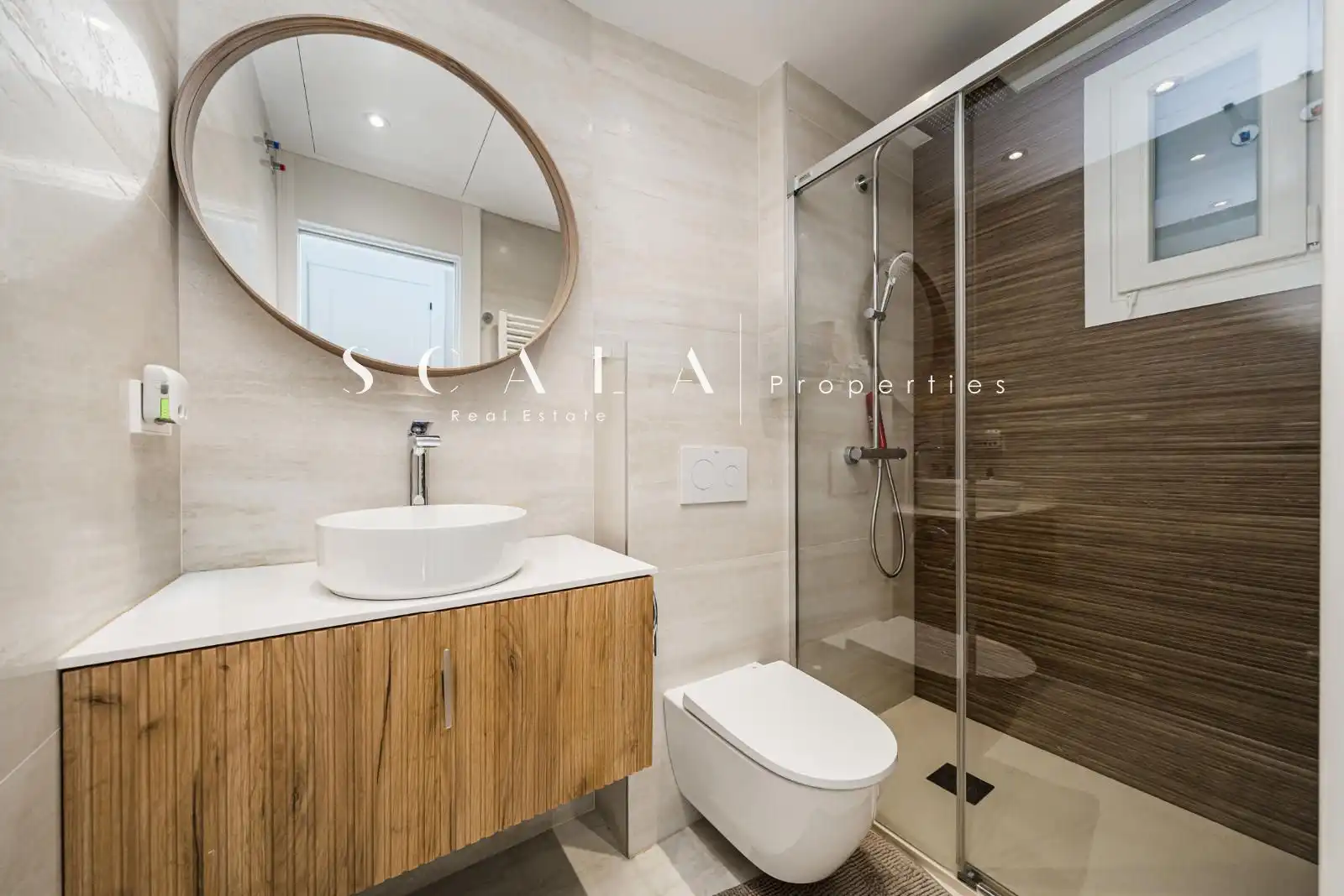Baño de Piso en venta en Madrid con Aire acondicionado, Calefacción y Terraza