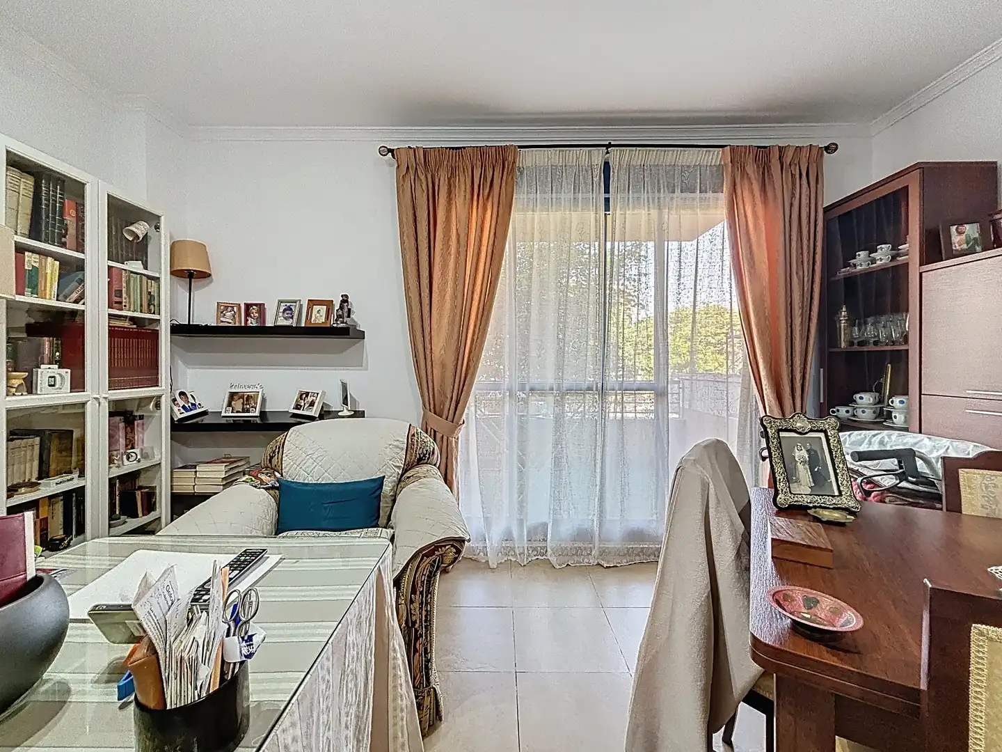 Sala d'estar de Pis en venda en Vélez-Málaga amb Aire condicionat, Terrassa i Moblat