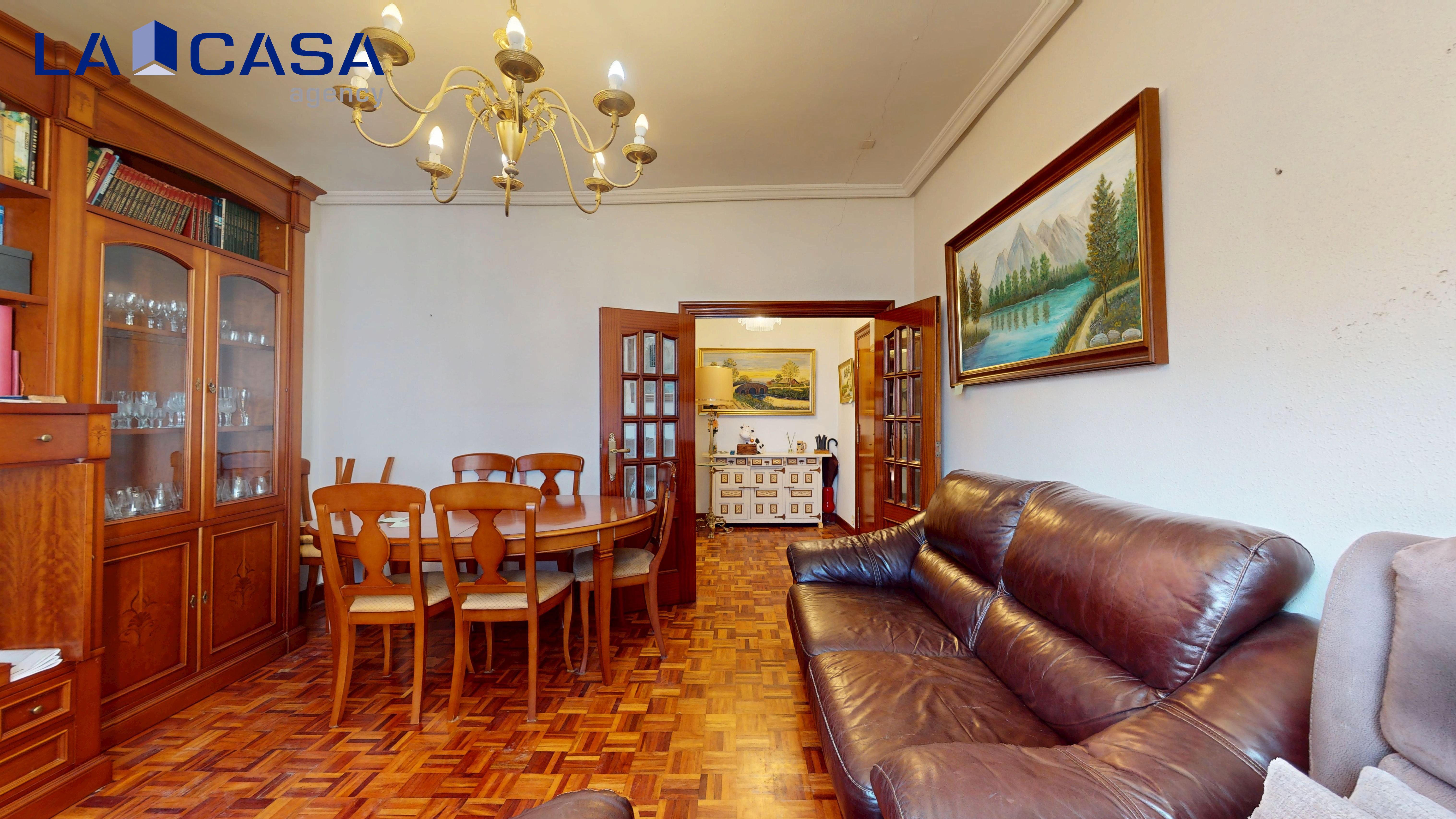 Sala d'estar de Pis en venda en Bilbao  amb Terrassa