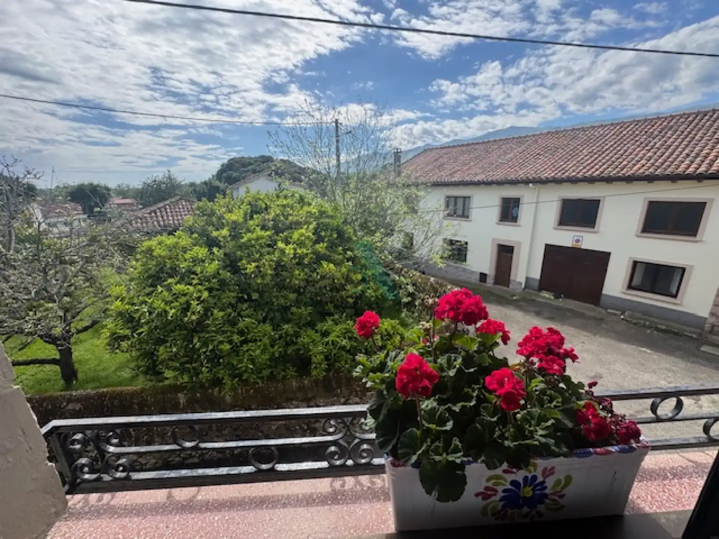 Vista exterior de Casa o xalet en venda en Llanes amb Jardí privat