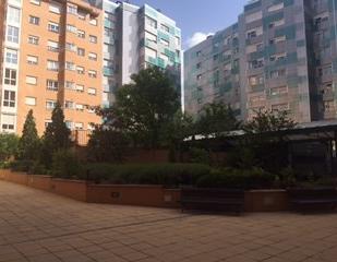 Exterior view of Flat to rent in  Madrid Capital  with Terrace, Storage room and Furnished