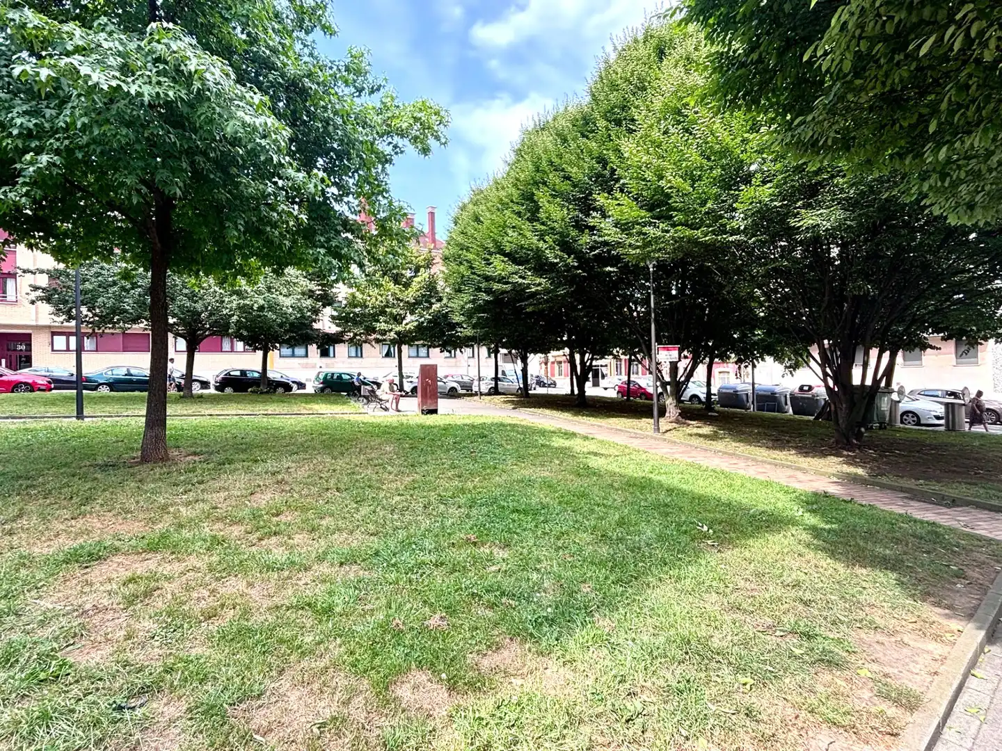 Vista exterior de Local en venda en Gijón  amb Moblat