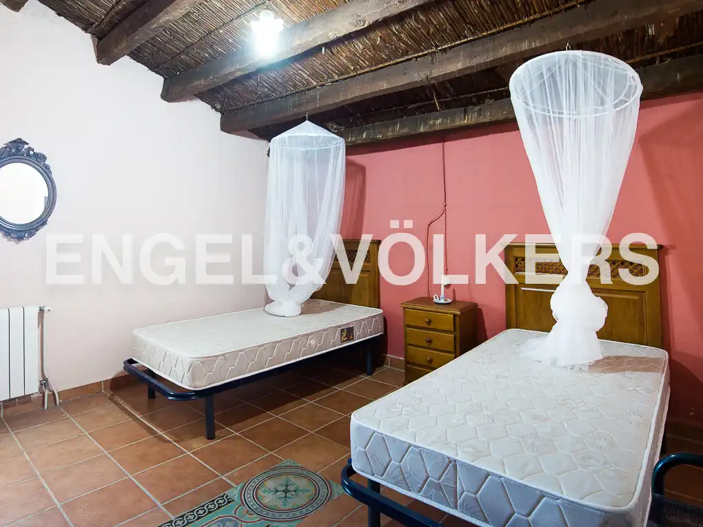 Habitación de Finca rústica en venta en Segorbe con Calefacción, Jardín privado y Trastero