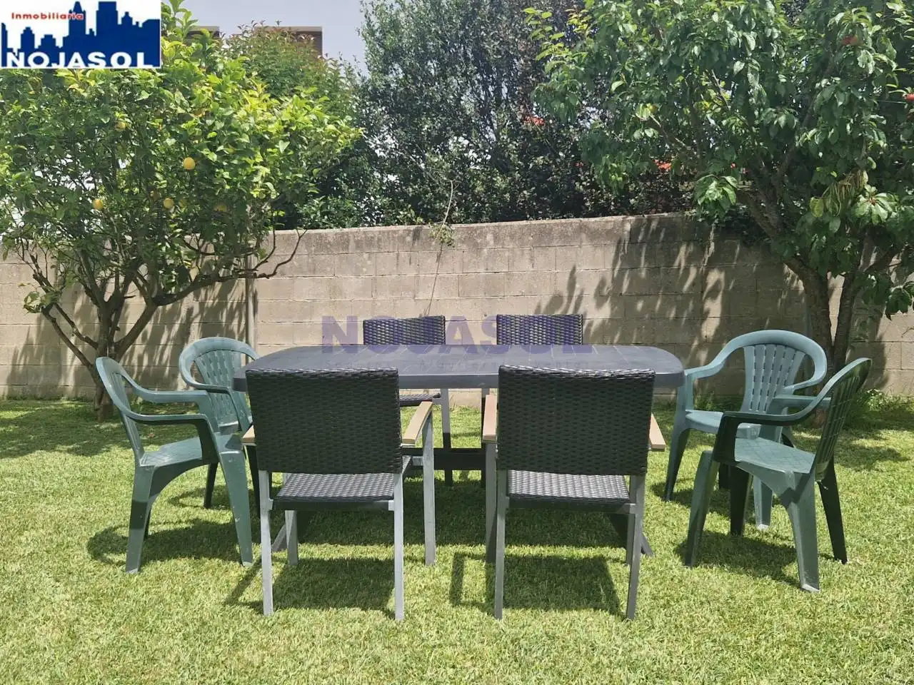 Terrasse von Einfamilien-Reihenhaus zur Miete in Noja mit Heizung, Privatgarten und Terrasse