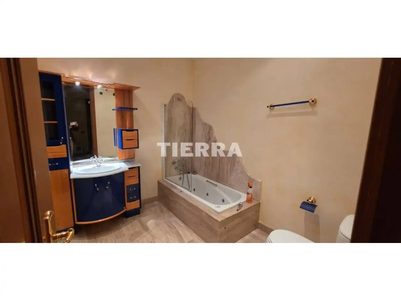 Chalet con piscina en venta en Calle los lirios, imagen 13