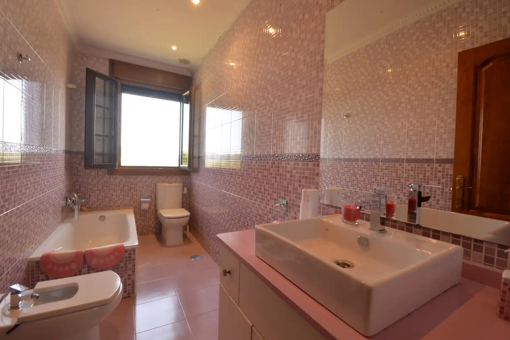 Baño de Casa o chalet en venta en Oviedo  con Calefacción, Jardín privado y Terraza