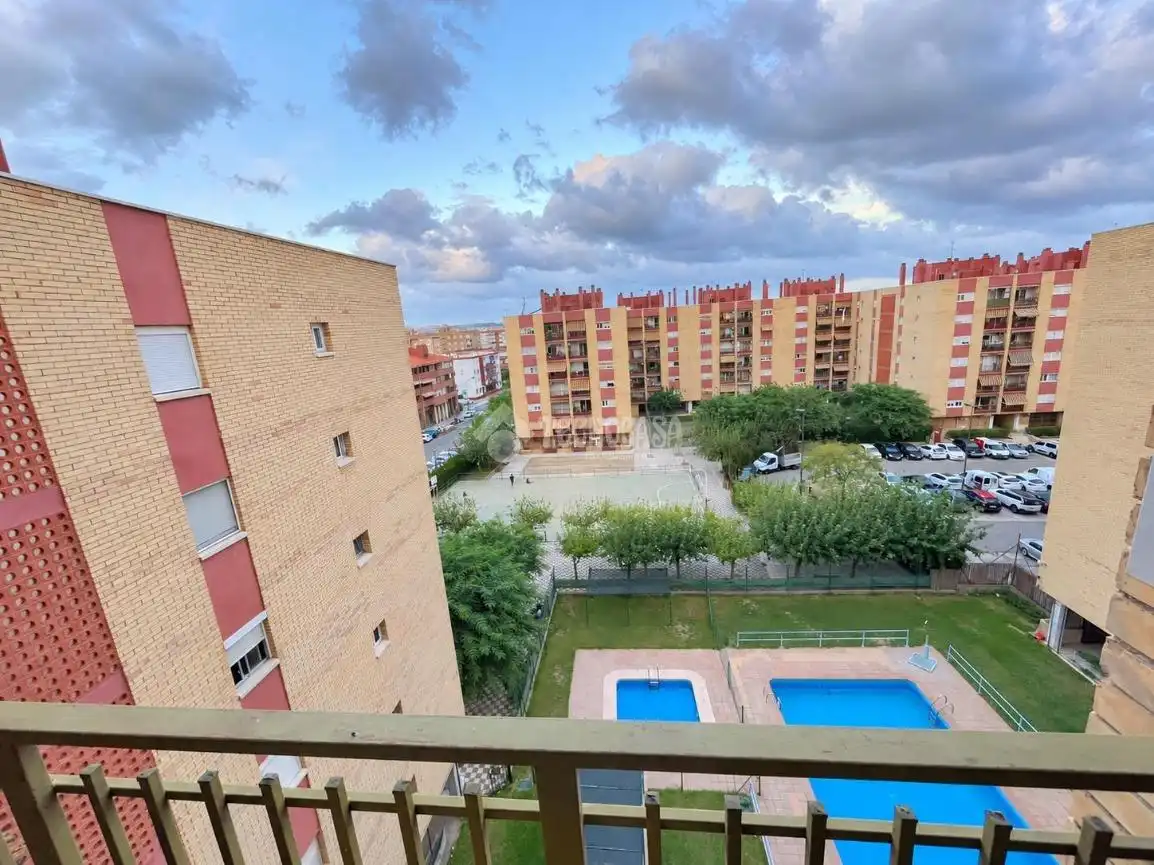 Vista exterior de Pis en venda en Tarragona amb Aire condicionat i Balcó