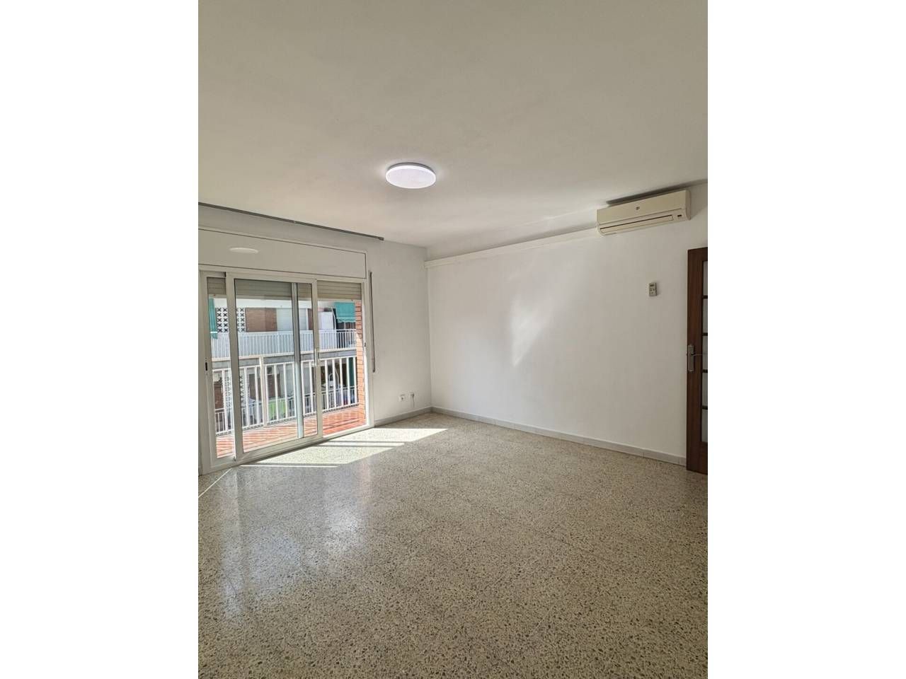 Vista exterior de Pis en venda en Ripollet amb Aire condicionat, Calefacció i Terrassa