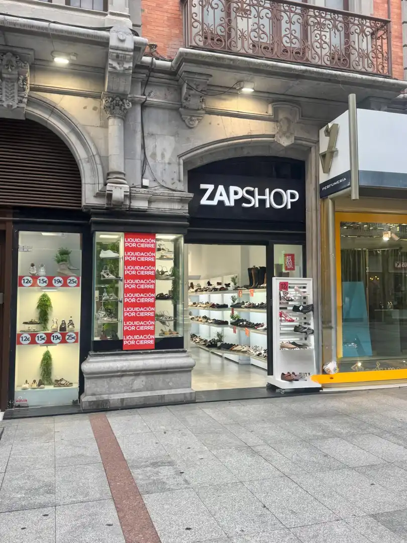 Local de lloguer en Gijón  amb Aire condicionat
