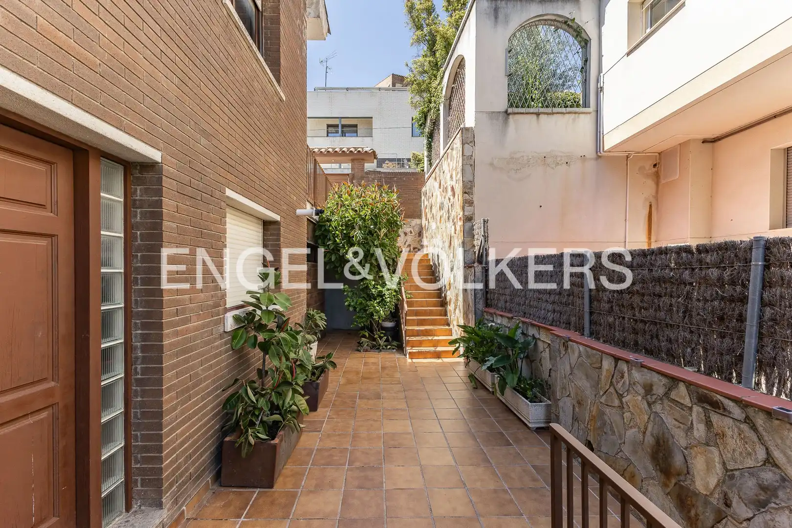 Casa amb terrassa en venda a La Miranda, imagen 26