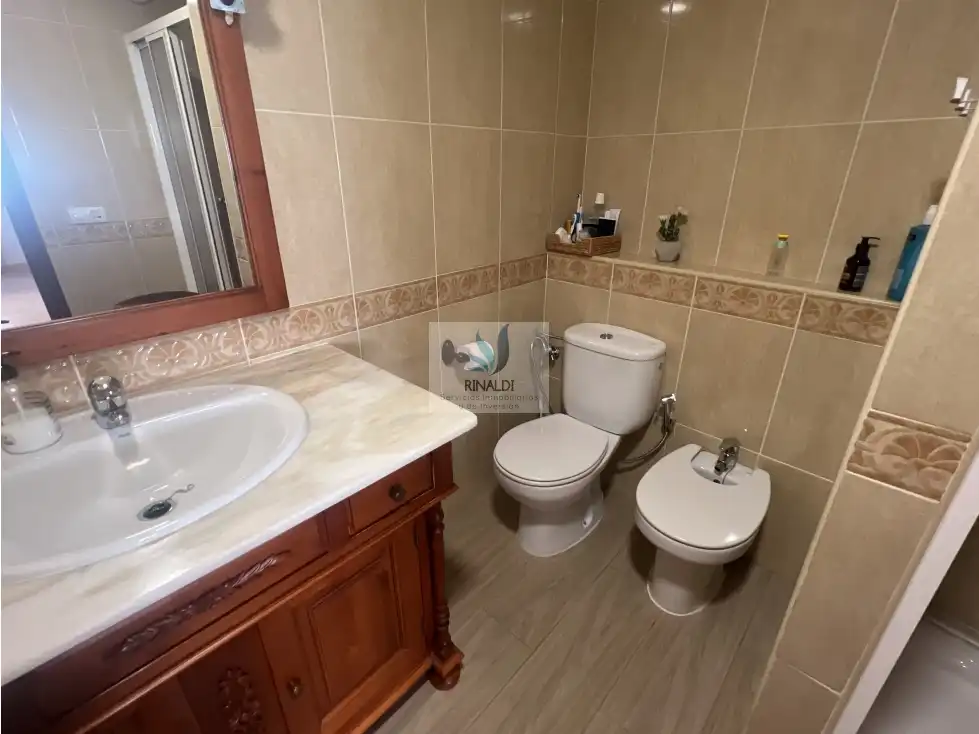 Badezimmer von Wohnungen zum Verkauf in Puerto del Rosario mit Möbliert