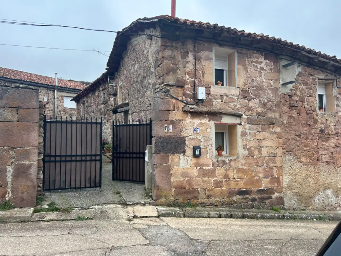 Casa rústica amb jardí en venda a Argilo 65