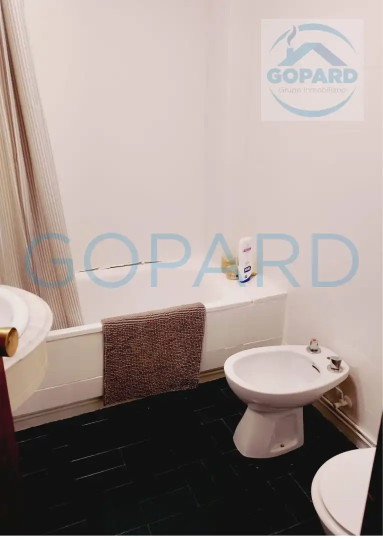 Baño de Piso de alquiler en Villanueva de la Cañada con Calefacción, Parquet y Terraza