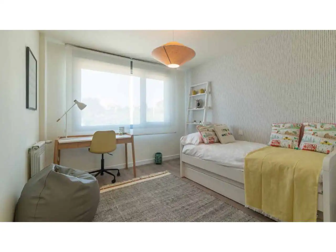 Habitación de Casa adosada en venta en Santa Cruz de Bezana con Calefacción, Jardín privado y Terraza