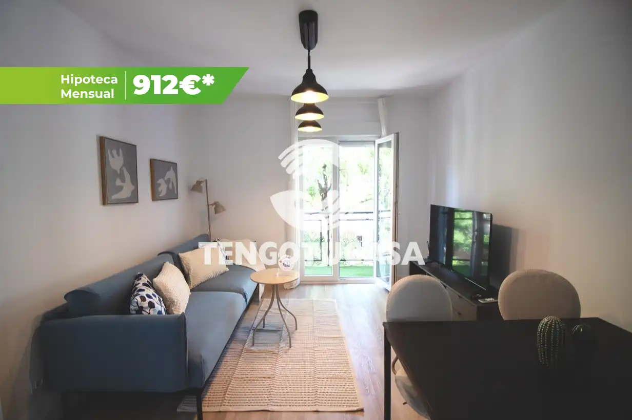 Living room of Flat for sale in Madrid  with Air Conditioner, Heating and Parquet flooring