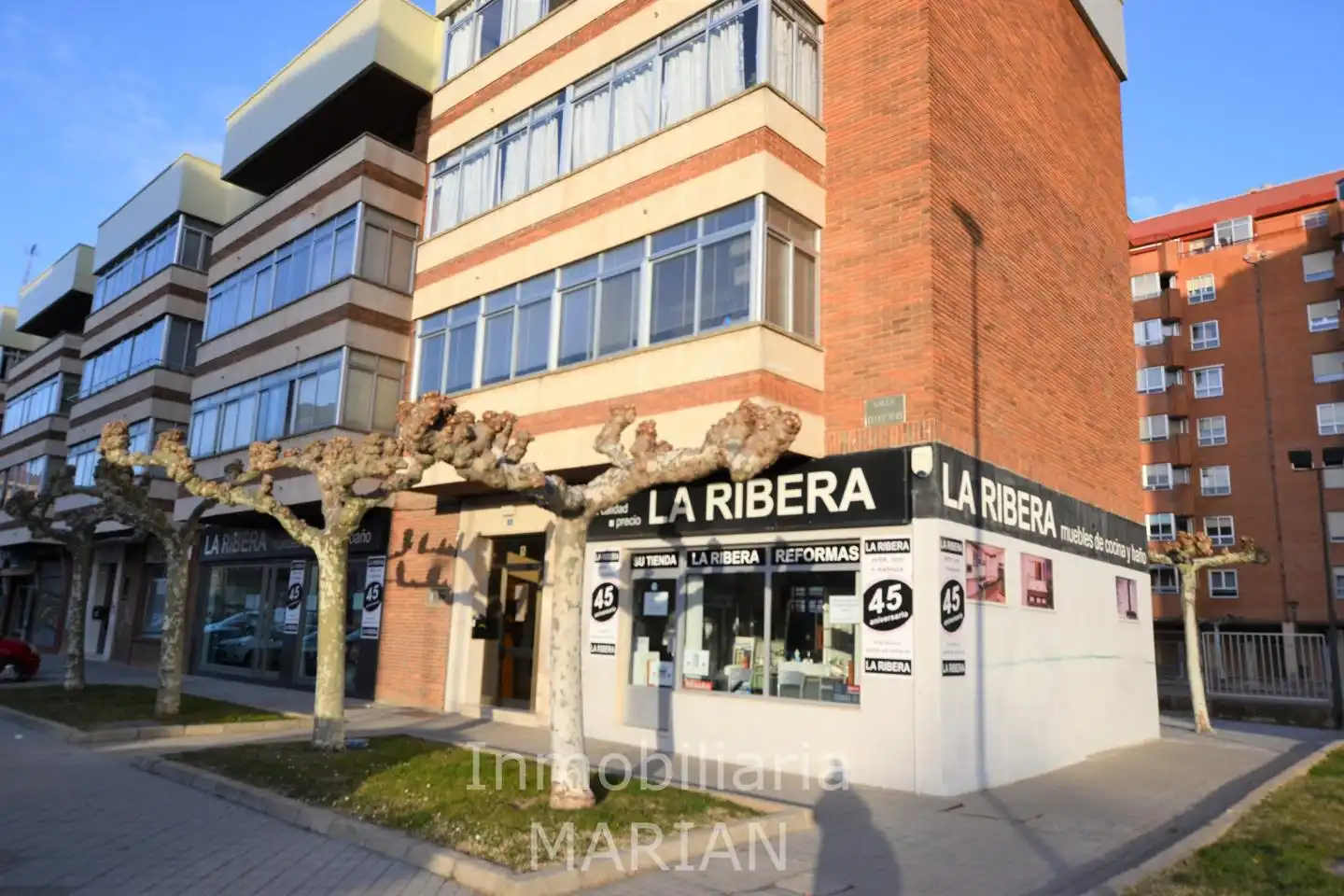 Vista exterior de Local en traspas en Aranda de Duero