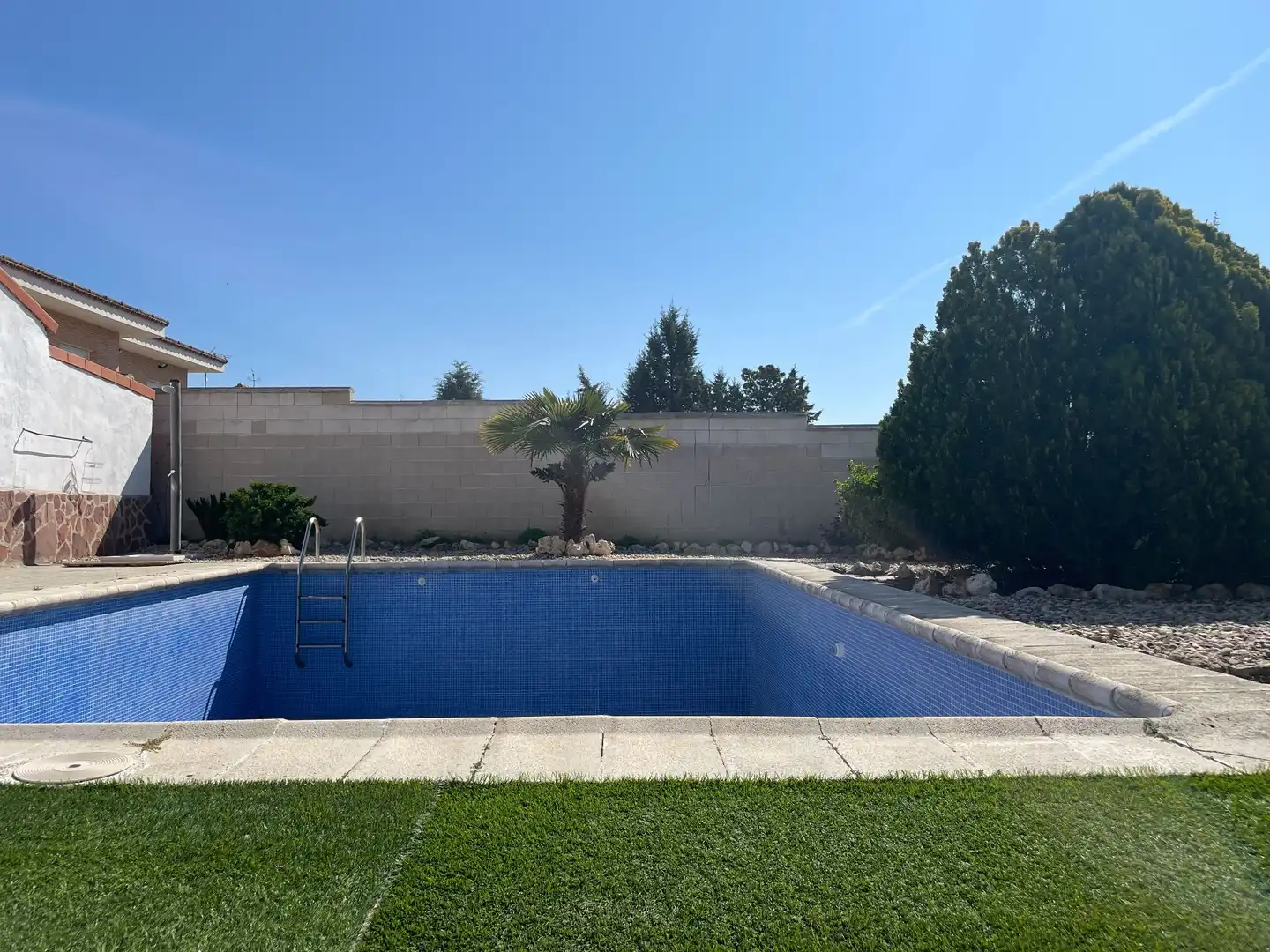 Piscina de Casa o chalet en venta en Colmenar de Oreja con Aire acondicionado, Calefacción y Jardín privado