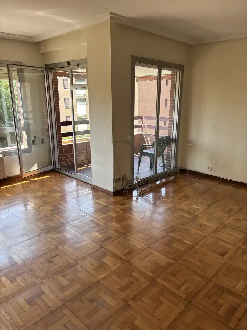 Sala d'estar de Pis en venda en Gijón  amb Jardí privat, Traster i Piscina