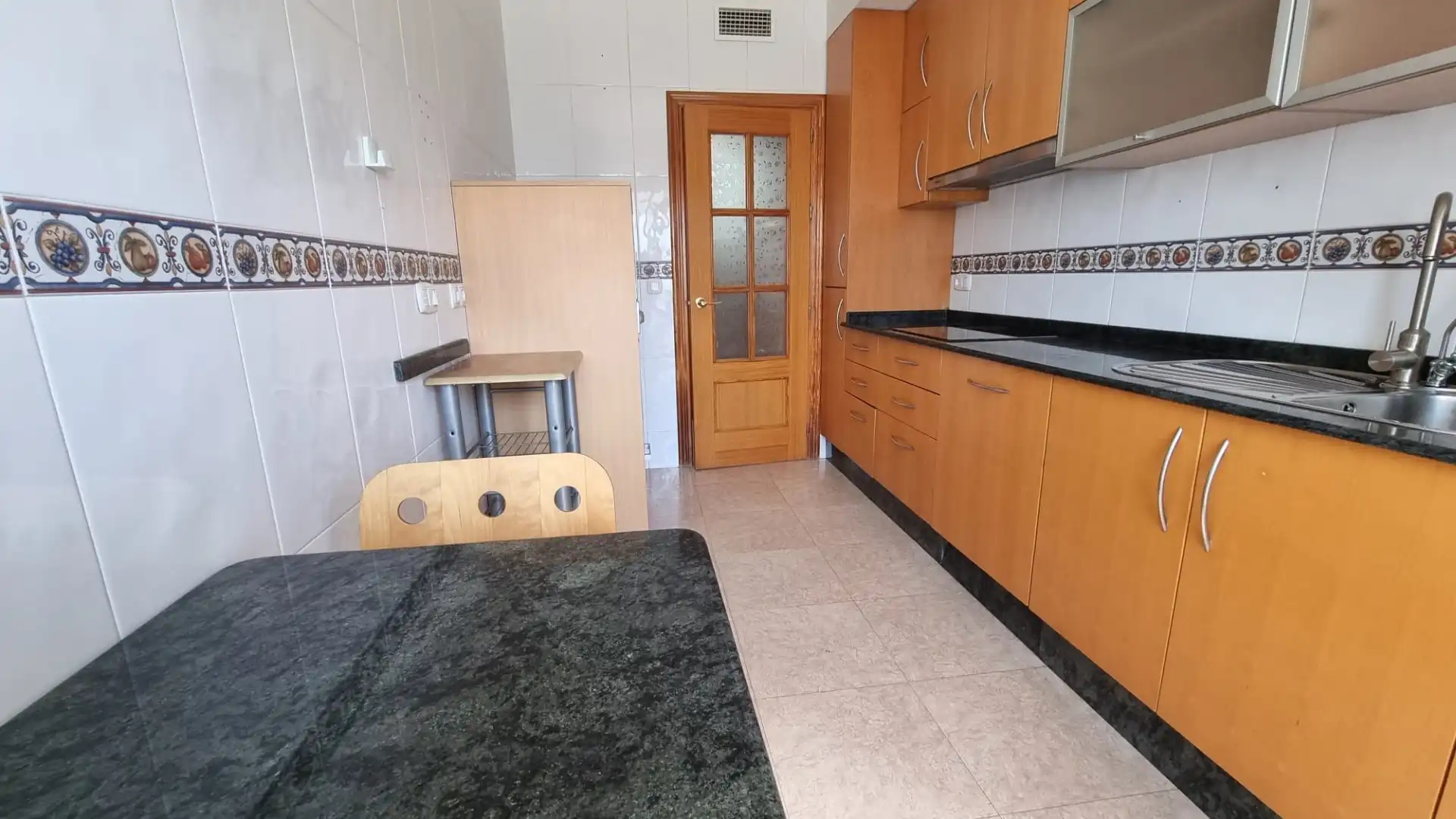 Cuina de Pis en venda en Roquetas de Mar amb Aire condicionat, Balcó i Piscina comunitària