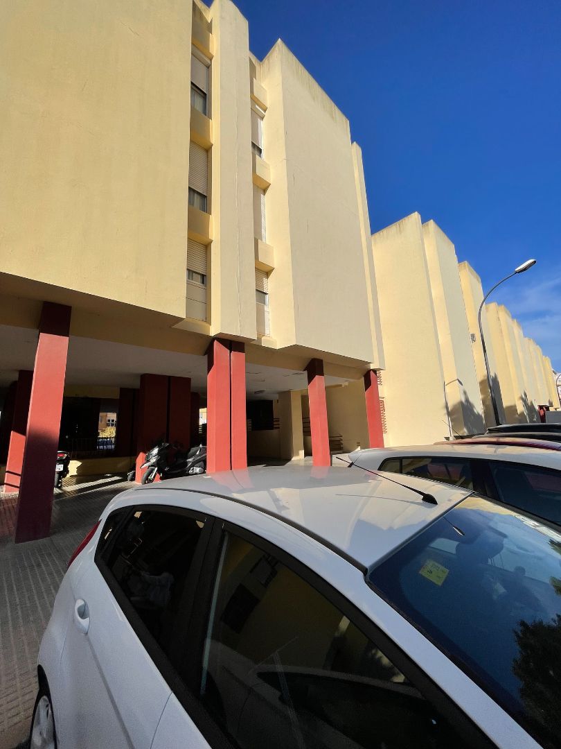 Flat for sale in Calle Escultor Antonio Bey, La Pastora - La Estación