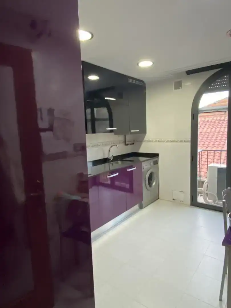 Cuina de Dúplex en venda en Oyón-Oion amb Aire condicionat, Parquet i Moblat