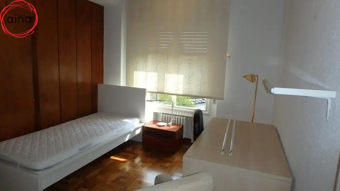 Habitación de Piso de alquiler en  Pamplona / Iruña con Calefacción, Terraza y Alarma