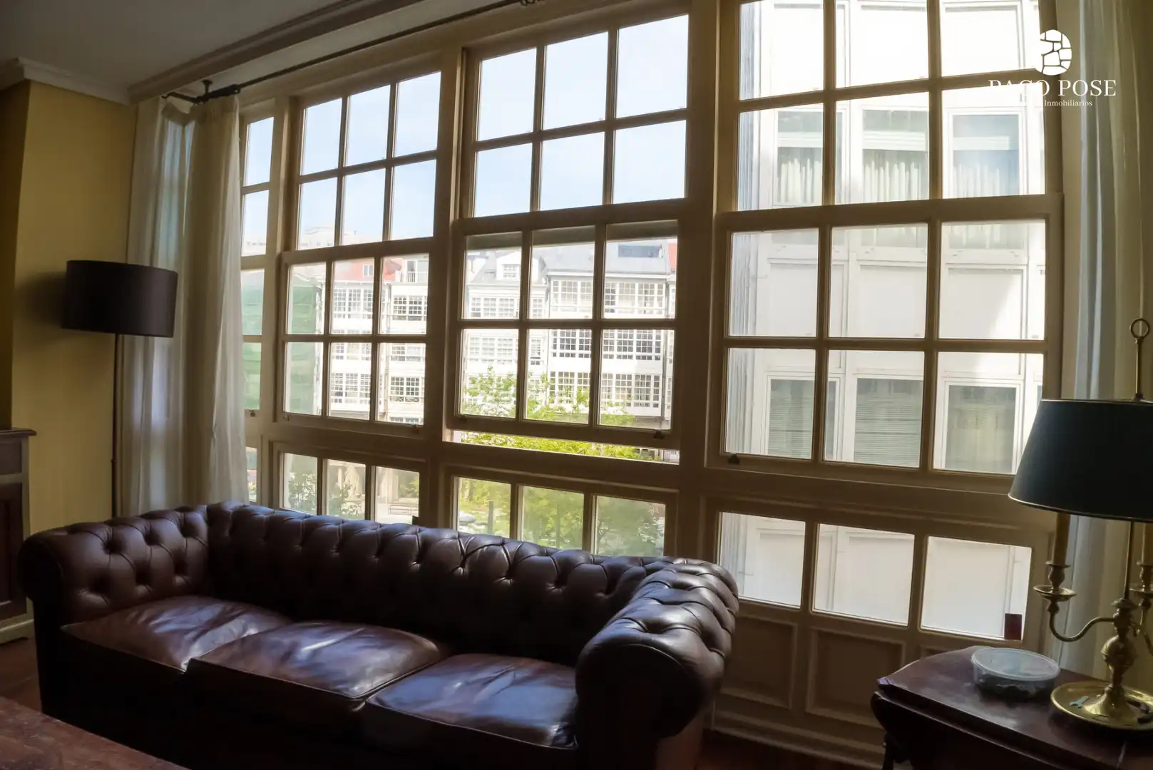 Sala de estar de Piso en venta en A Coruña Capital  con Calefacción, Trastero y Amueblado