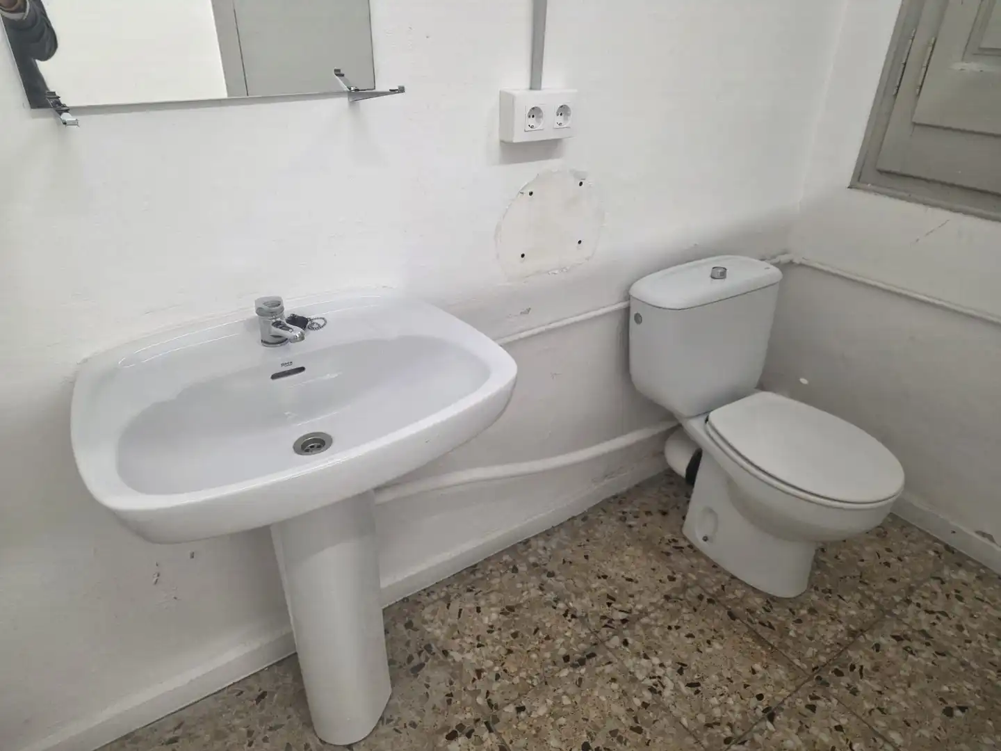Badezimmer von Geschaftsraum zur Miete in Barcelona