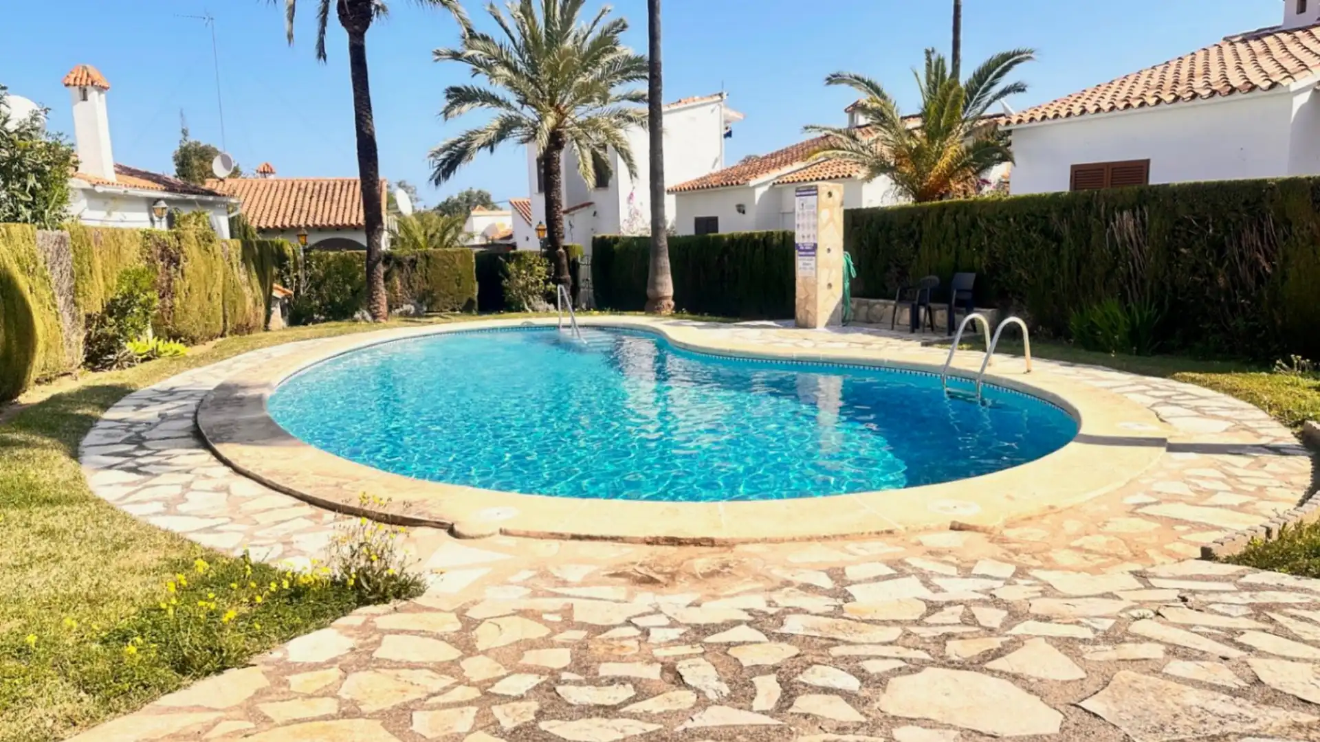 Piscina de Casa adosada en venta en Dénia con Aire acondicionado, Jardín privado y Terraza