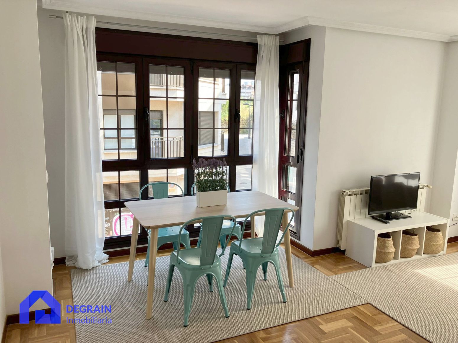 Dining room of Flat to rent in Oviedo   with Heating, Furnished and Balcony