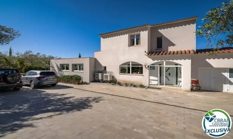 House with pool for sale in Palau-saverdera, imagen 2