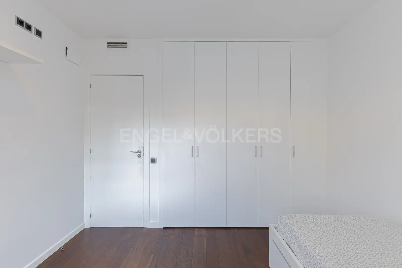 Bedroom of Houses for rent in Barcelona  with Air Conditioner, Heating and Private garden