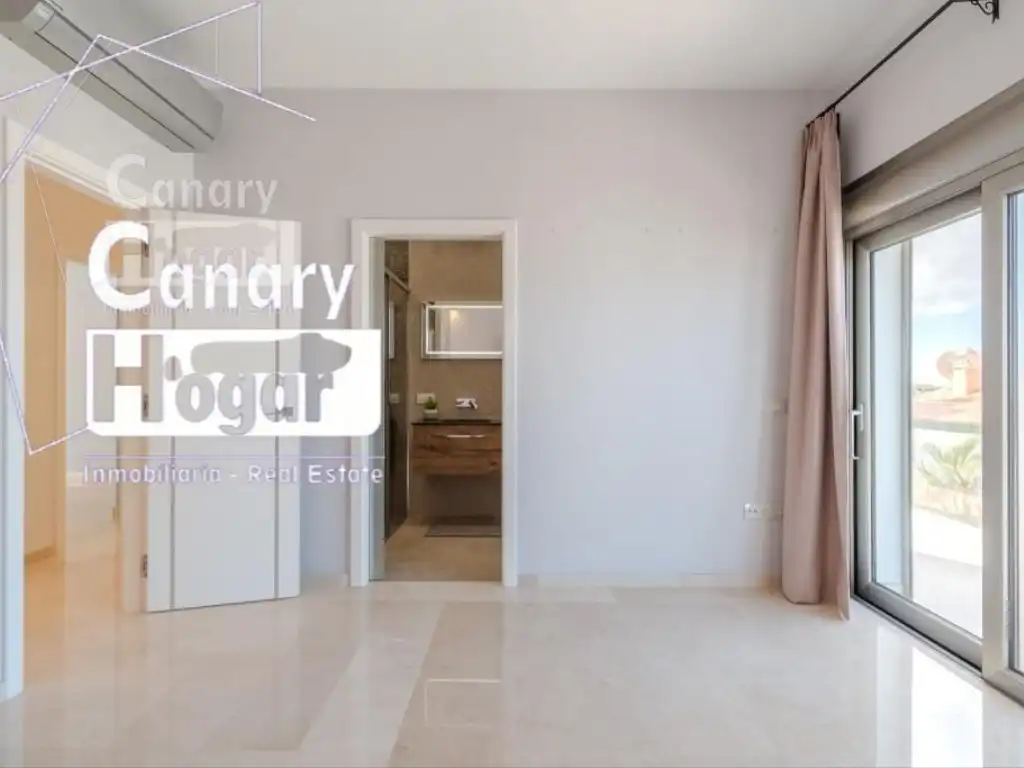 Houses for sale in Adeje  with Air Conditioner and Swimming Pool