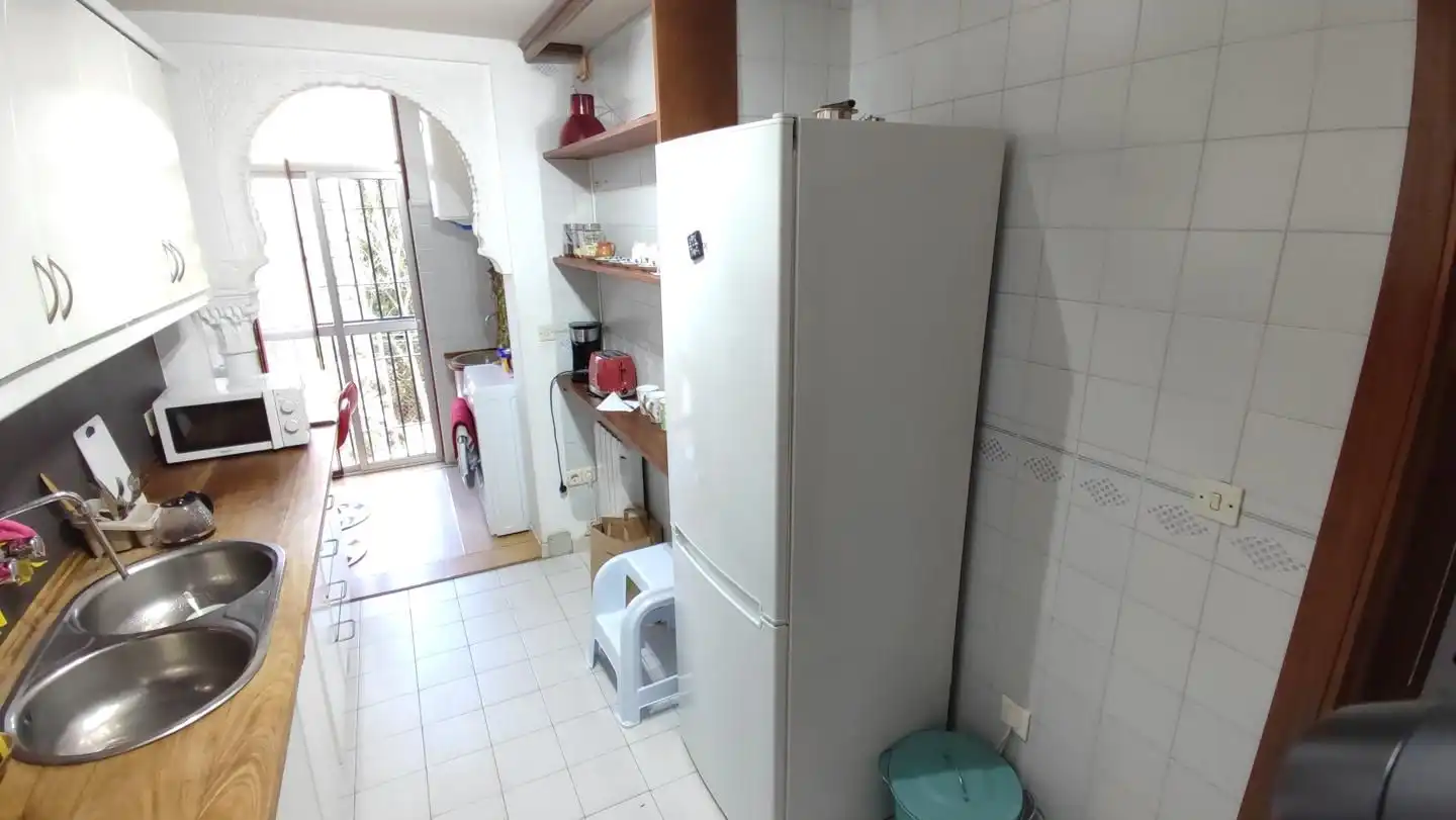 Kitchen of Flat for rent in Granada  with Heating and Furnished